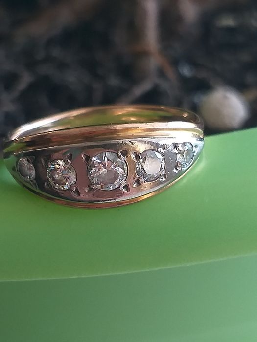 Продаю кольцо серебро