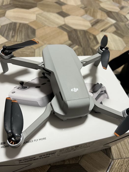 Drona dji mini 2 se fly more combo