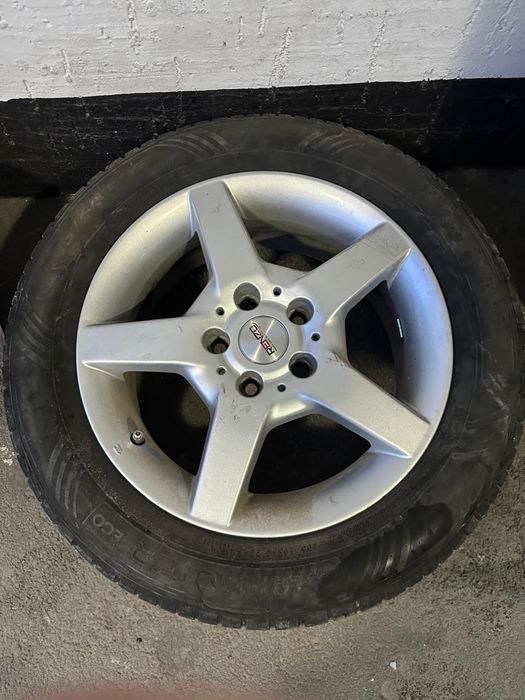 205/60/R17  на дисках комплект