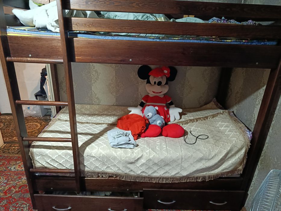 Срочно продам кровать двухярусный