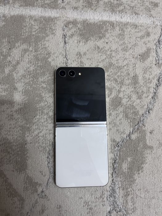Samsung Galaxy Z flip 5