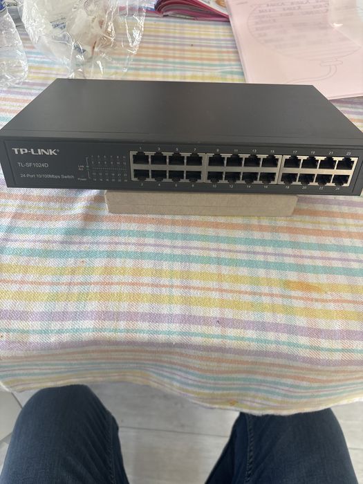 Switch TP-LINK 24 porturi