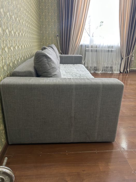 Диван серый длинный