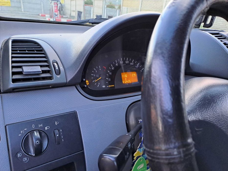 Mercedes vito 4x4 5 locuri plus marfa