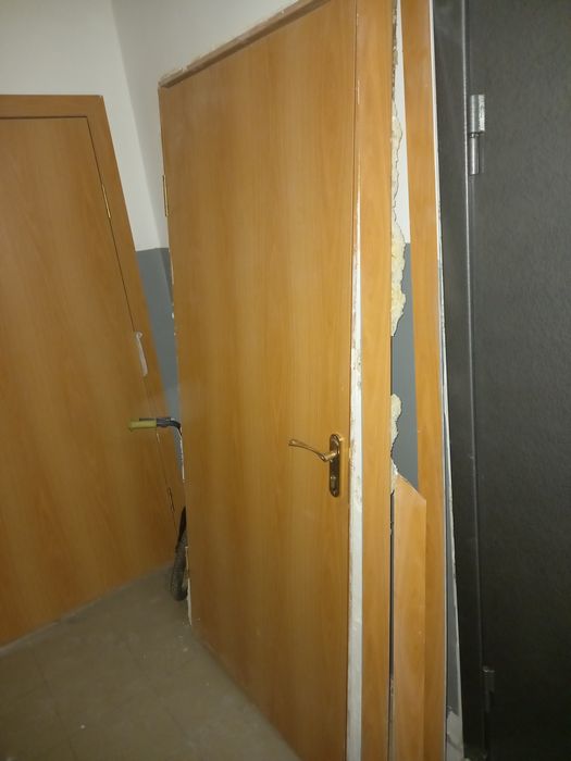 Продам входную дверь