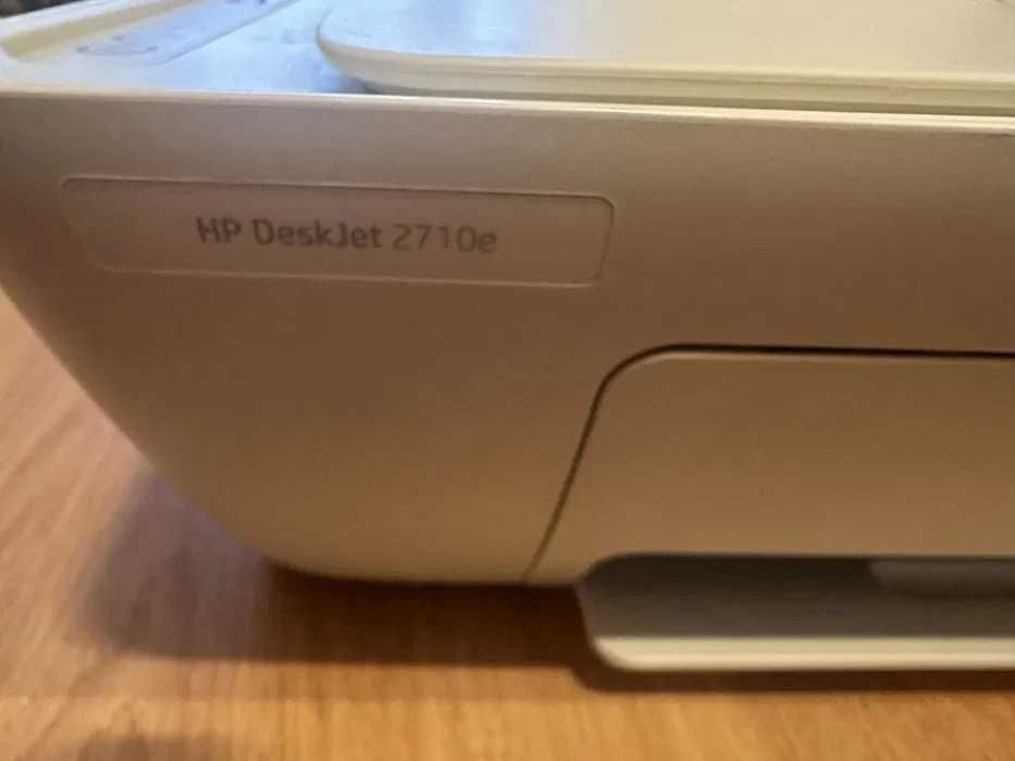 HP Deskjet 2710e