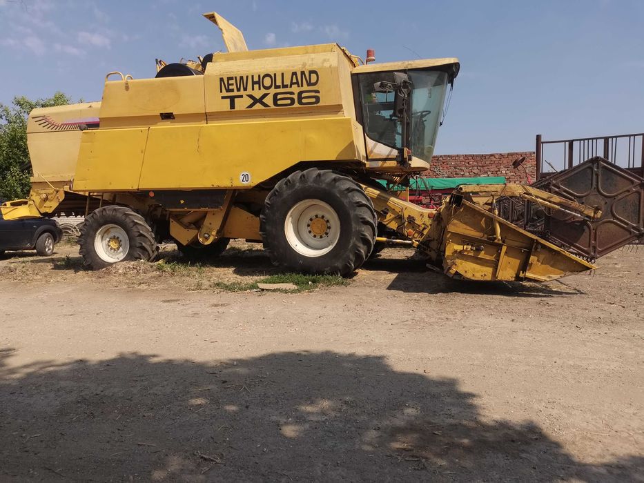 Combina New Holland TX 66