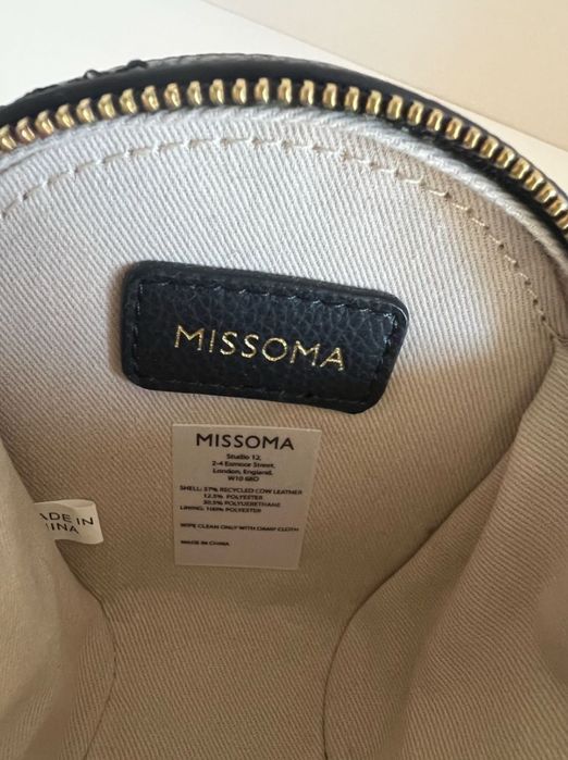 Чанта Мисома с 18 карата позлатена дръжка