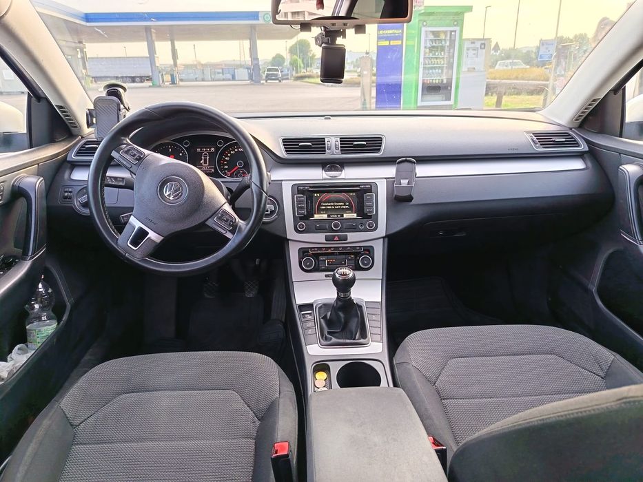 VOLKSWAGEN Passat 2011 — imagine 3