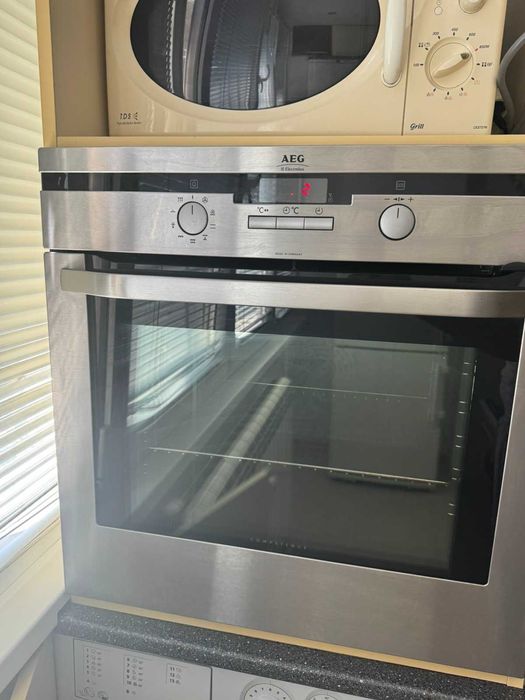 фурна за вграждане AEG