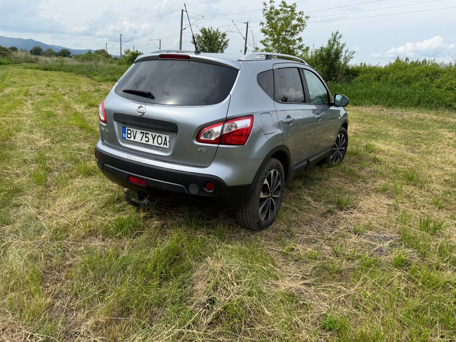 Vând Nissan qashqai 4x4 cuplabil