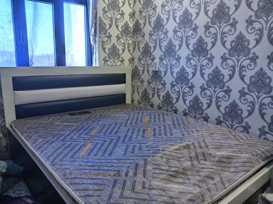 Komplekt spalniy mebel sotiladi