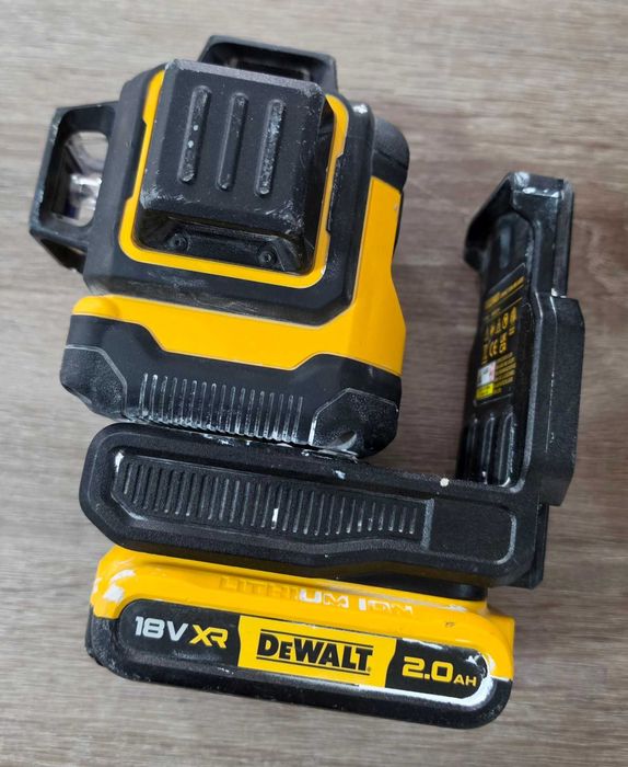Лазерен нивелир DeWalt DCLE34031D1
