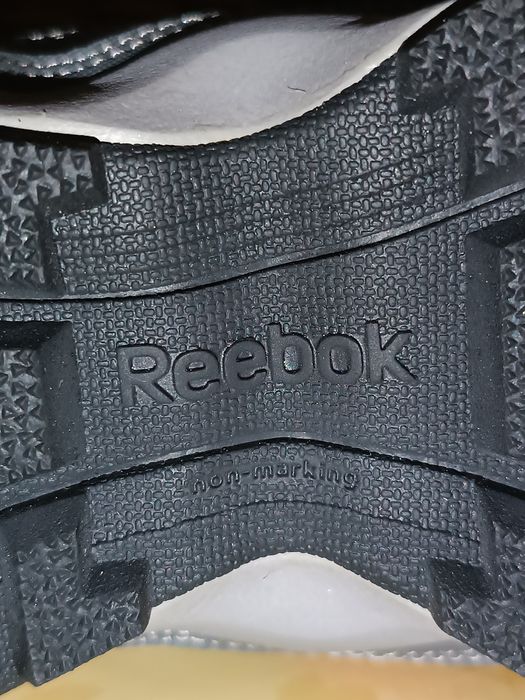 Кроссовки Reebok оригинал 35-36 размер