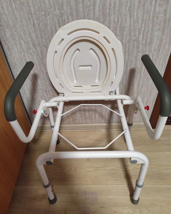 Стул-туалет унитаз