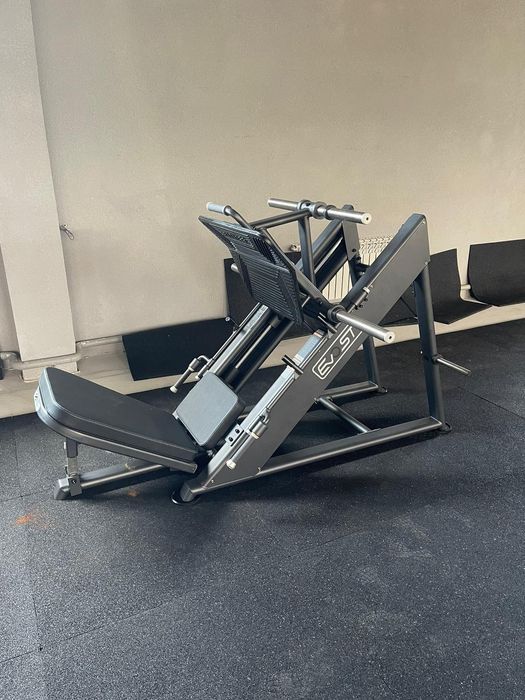 Тренажёр. Жимовая стойка