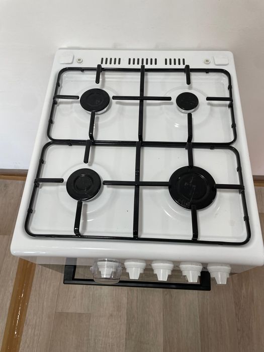 Продам газовую плиту