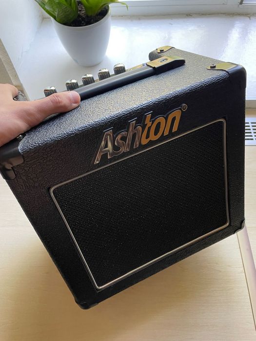 Продается комбоусилитель Ashton