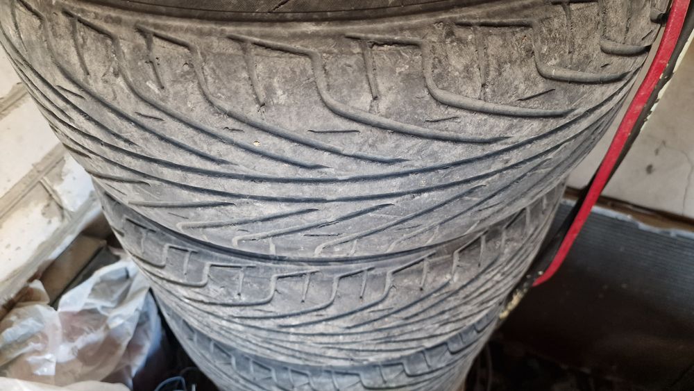 Диски с шинами на Мерседес R16
