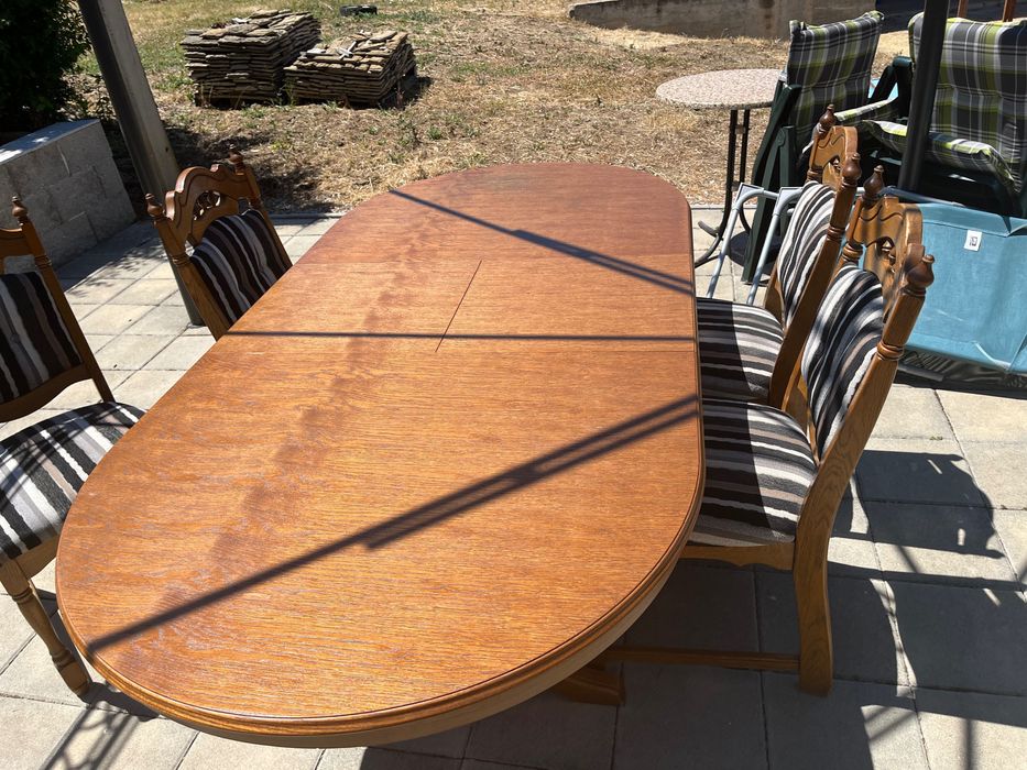 Трапезна маса  със четири стола