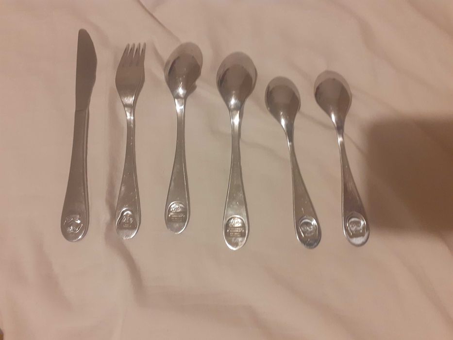 Продавам прибори за хранене