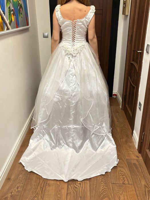 Продавам булчинска рокля.