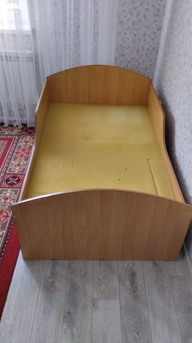 Продам кроват бу…………………………………………..