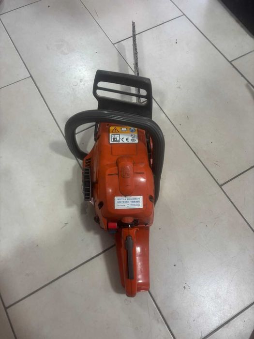 Продавам резачка husqvarna 345