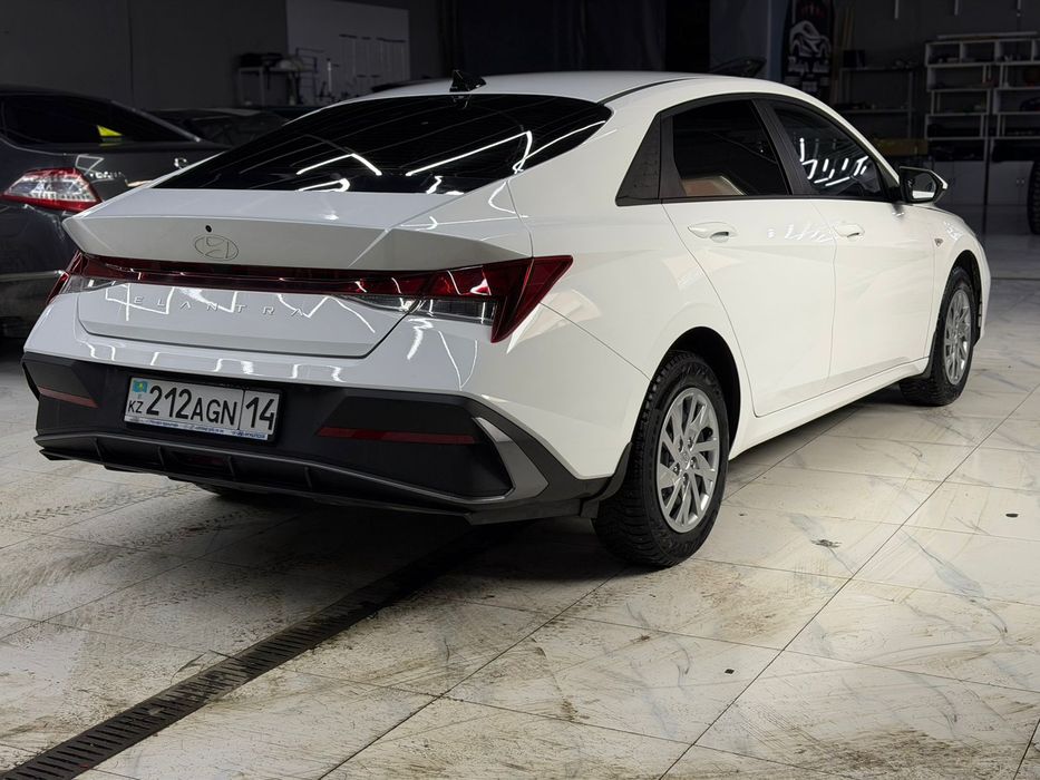 Продам хорошую дилерскую машину