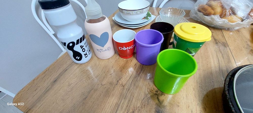 Тарелки, стаканы