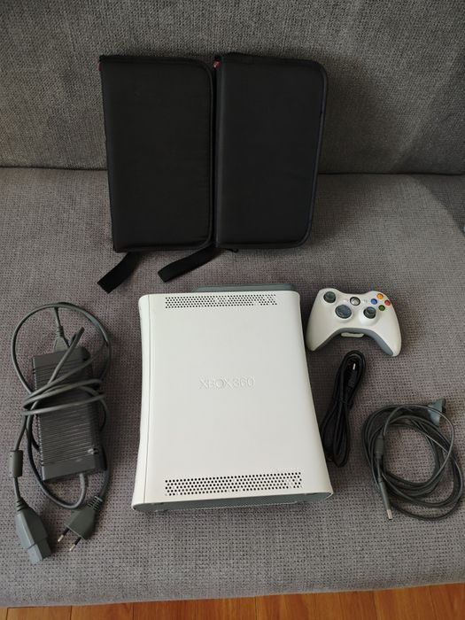 Consolă Xbox 360 Modată + 146 Jocuri + HDD 60GB + Controller original