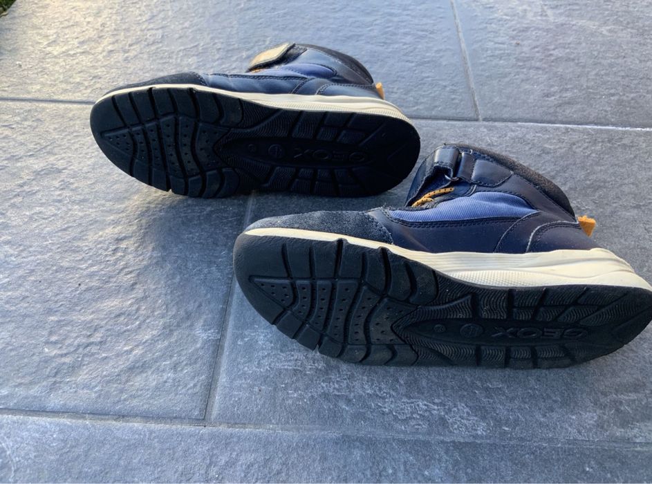 Детски сникърси H&S Христо Стоичков и кожени кецове Geох