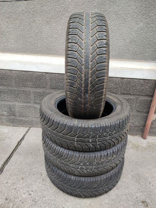 Vând Set Cauciucuri 215/65/17 Semperit M+S Import recent Germania