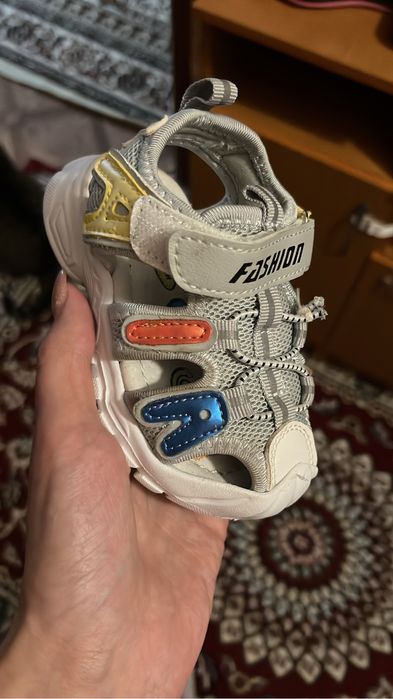 Новые детские сандалики