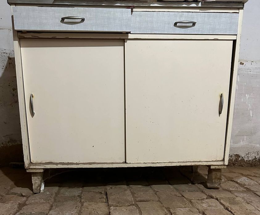 Oshxona mebeli sotiladi