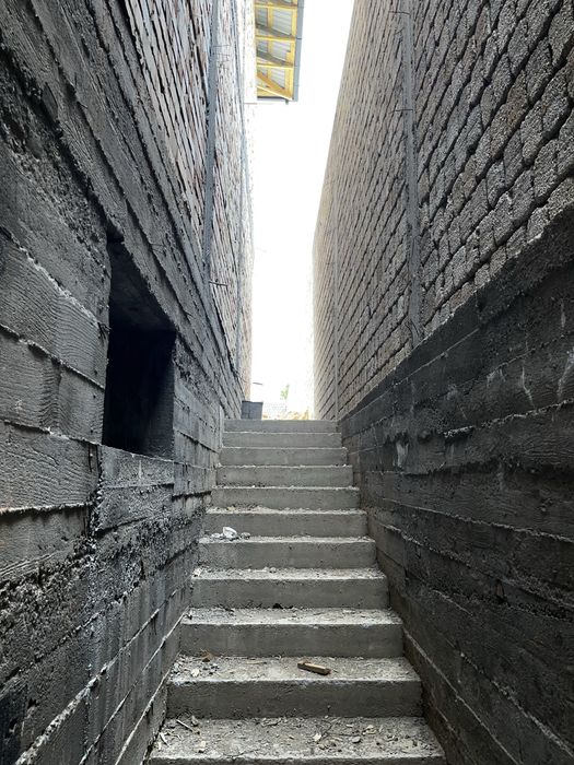 Учкахрамон постидан 1 км (5 соток 8 хона)