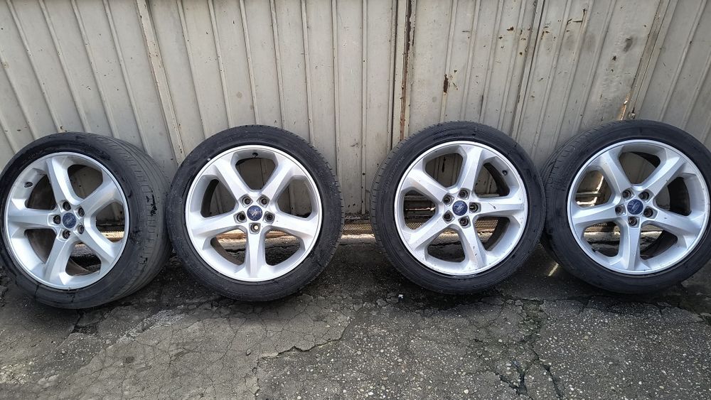 Vând sau schimb Jante Ford R18