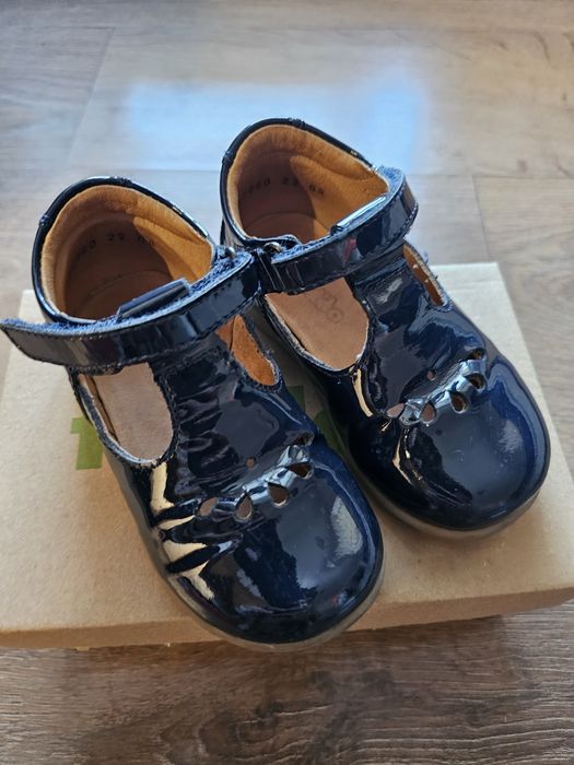 Лачени обувки Froddo