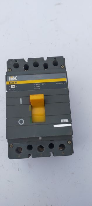 Автоматический выключатель IEK BA88-35