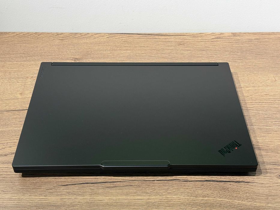 Laptop Lenovo ThinkPad P16 Gen 3 Workstation WQUXGA Ultra 7 255HX 32GB Ram Nvidia RTX Pro 1000 8GB 1TB SSD