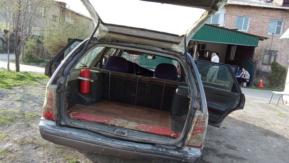 Мазда универсал.