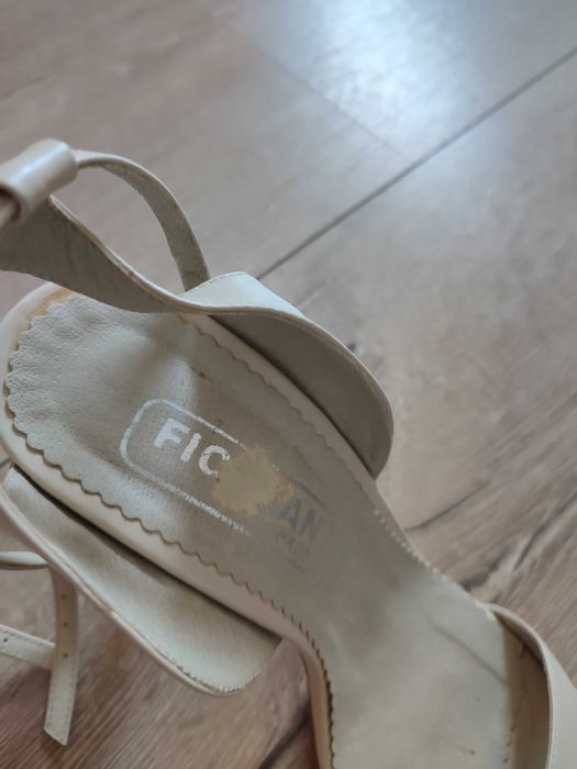 Sandale crem piele mărimea 40