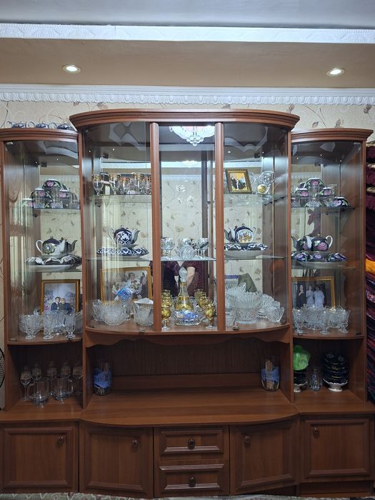 Holati yaxshi.стенка для гостиной