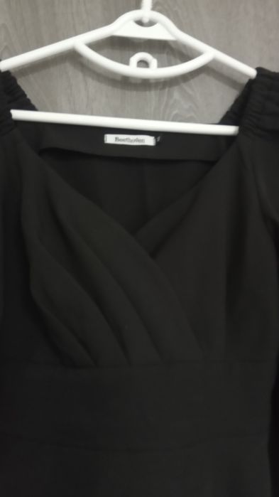 Платье женское..