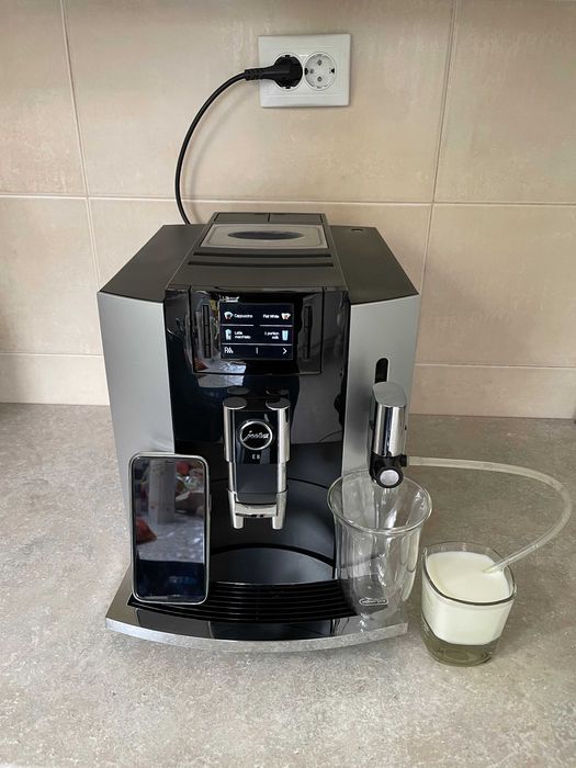 Espresor expresor aparat de cafea jura E8 cu garantie 6 luni
