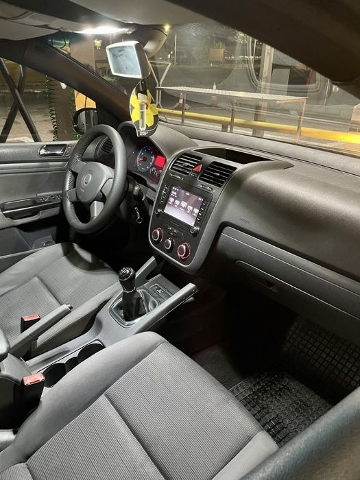 Vand sau schimb volkswagen golf 5 1.4 benzima + gpl