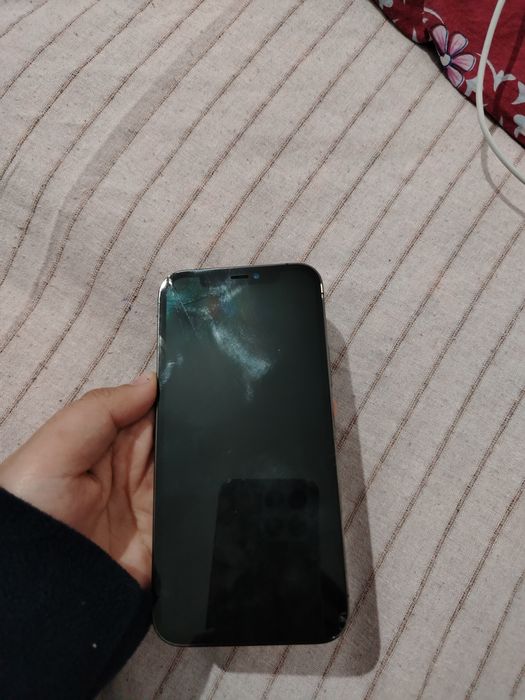 Iphone 12 Pro_Face ID ishlaydi.ekran singan