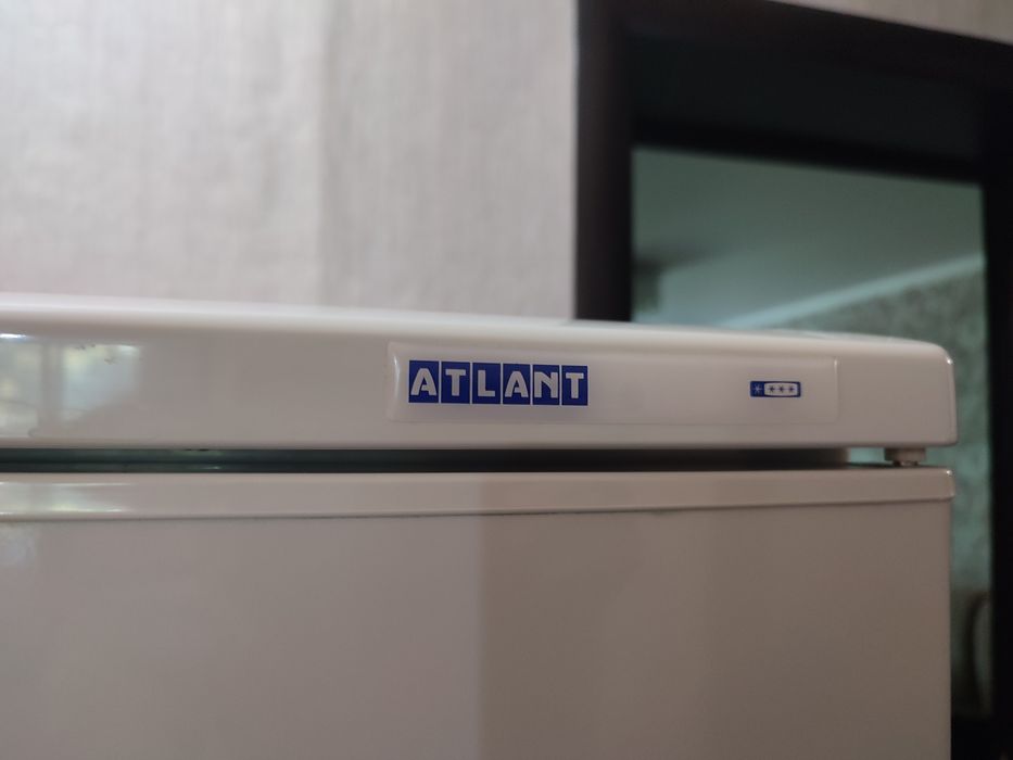 Продам холодильник Атлант