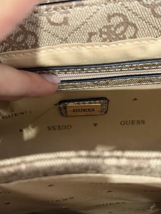 Geanta GUESS bej cu logo mari