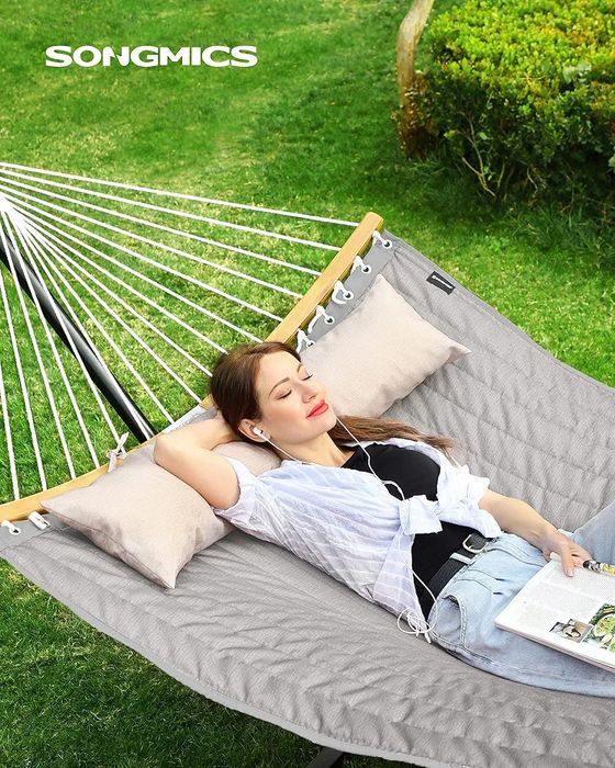 Hamac dublu căptușit SONGMICS GDC34CG cu bare curbate detașabile din bambus și pernă, material Oxford, 200 x 140 cm, încărcătură 225 kg, gri și bej